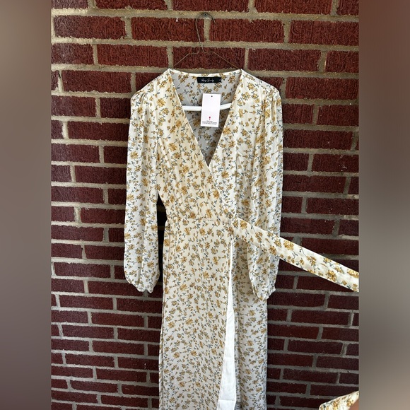 🤍BRAND NEW🤍 PKC Collection Wrap Dress - Picture 1 of 9